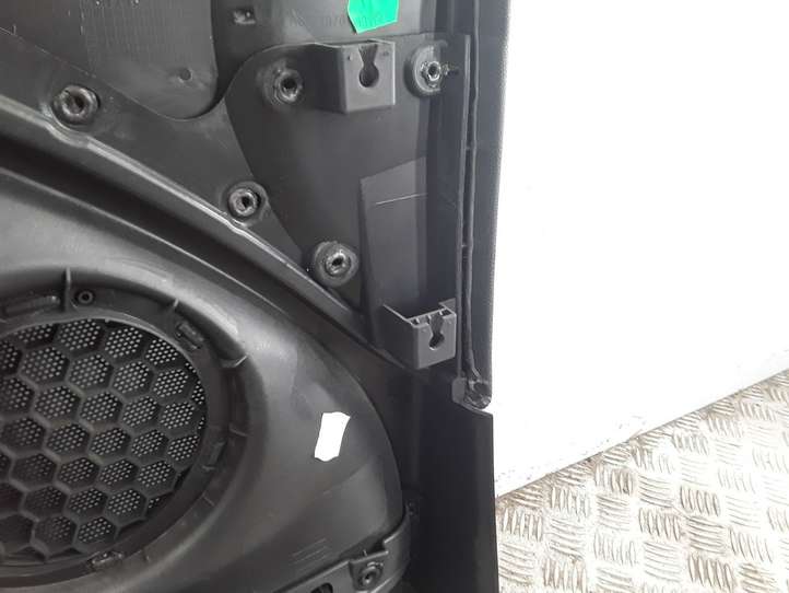 Renault Megane III (2009 - 2016)  809007021R Обшивка передней двери