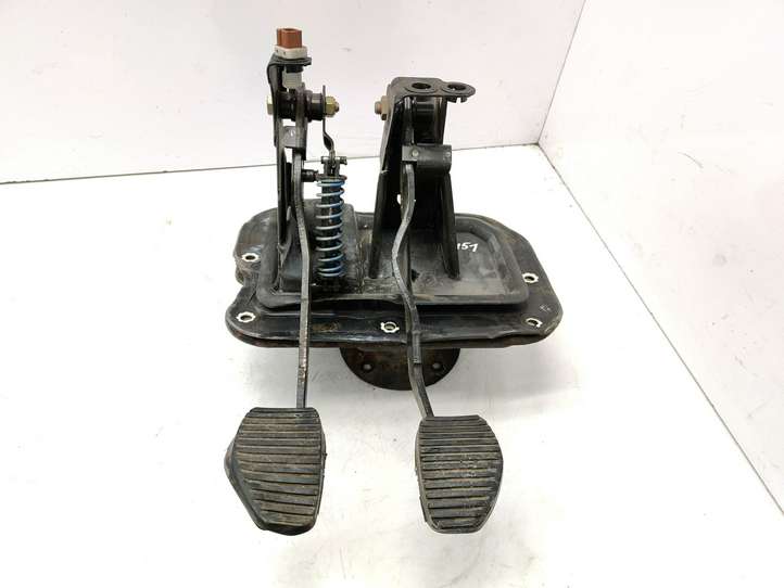 Peugeot 406 (1999 - 2006)  96334201A Педаль