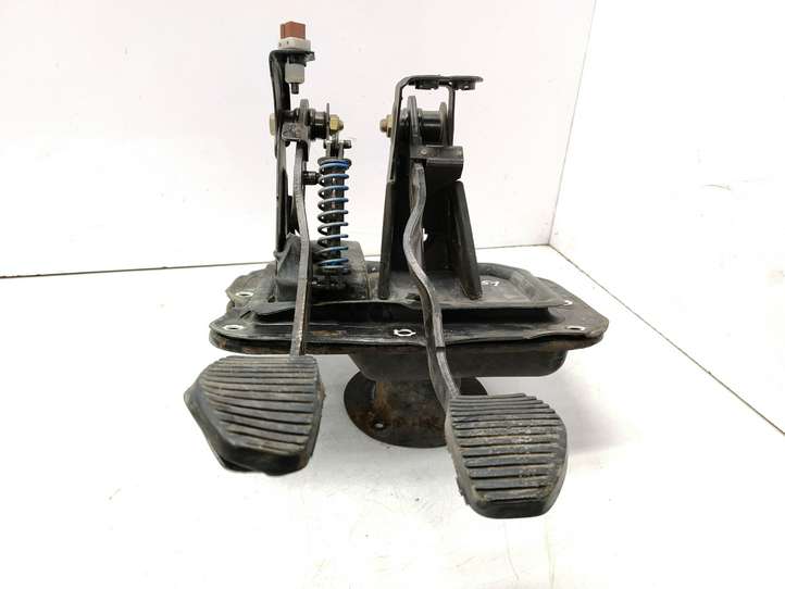 Peugeot 406 (1999 - 2006)  96334201A Педаль