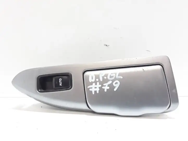 Toyota Land Cruiser (J120) (2002 - 2009) 8403060020 Блок кнопок стеклоподъемников — фото 1