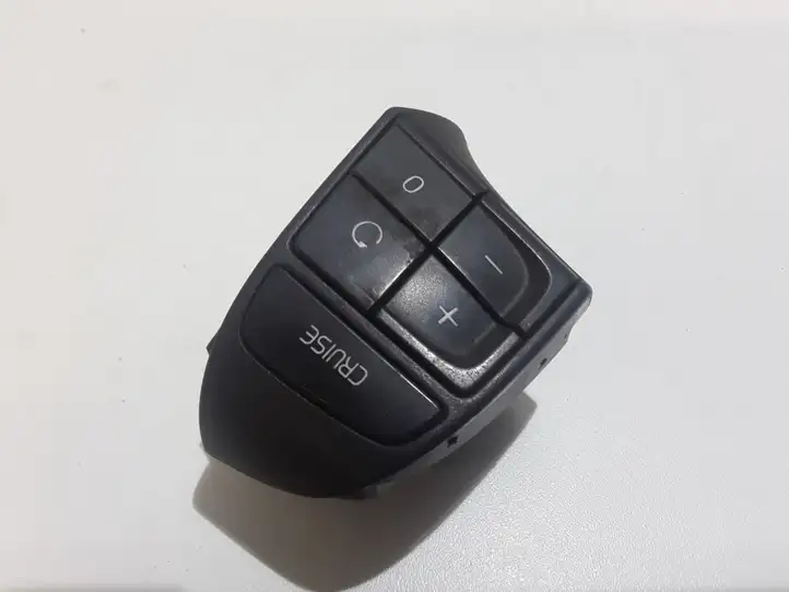 Volvo XC90 (2006 - 2014) 30739638 Кнопки на рулевом колесе — фото 1