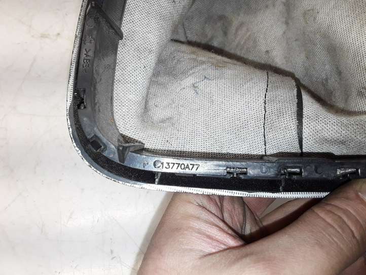 Nissan Qashqai (2006 - 2010)  13770A77 Отделка рычага переключения передач (кожа, головка)