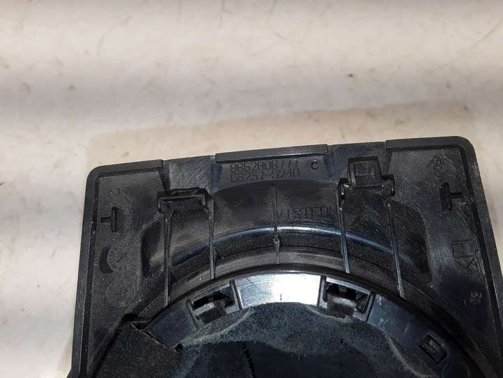 Citroen C4 (2004 - 2008)  9652806777 Отделка рычага переключения передач (кожа, головка)