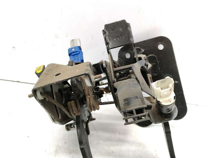 Renault Espace -  Grand espace IV (2004 - 2014)  8200725788 Педаль