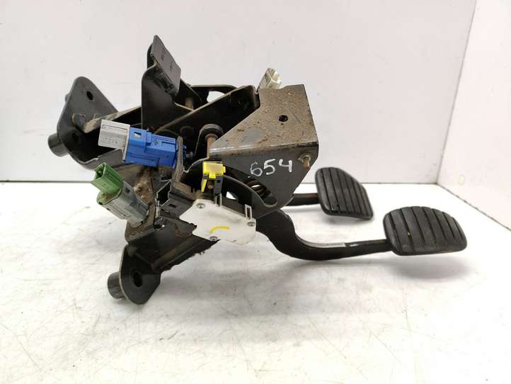 Renault Espace -  Grand espace IV (2004 - 2014)  8200725788 Педаль