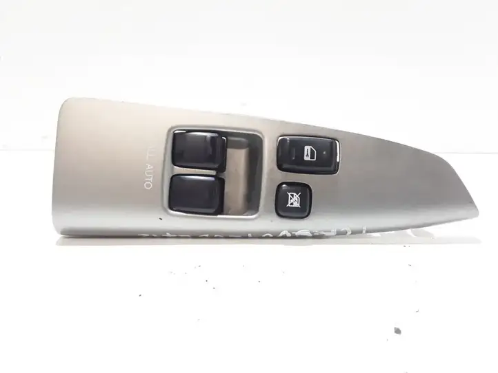 Toyota Corolla Verso E121 (2001 - 2004) 8404013061 Блок кнопок стеклоподъемников — фото 1