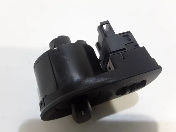 Audi Q3 8U (2011 - 2014) 8X1941531AH Включатель фонарей — фото 4