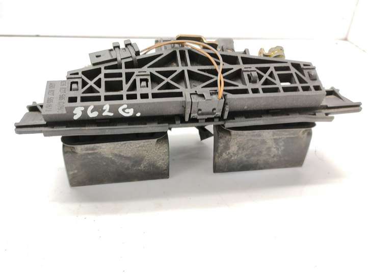 Audi A6 (2001 - 2004)  4B0827565 Ручка задней крышки