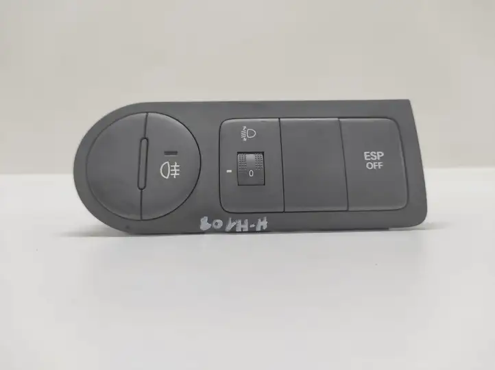 Hyundai H-1, Starex, Satellite (2007 - 2013) 933104H000 Включатель фонарей — фото 1