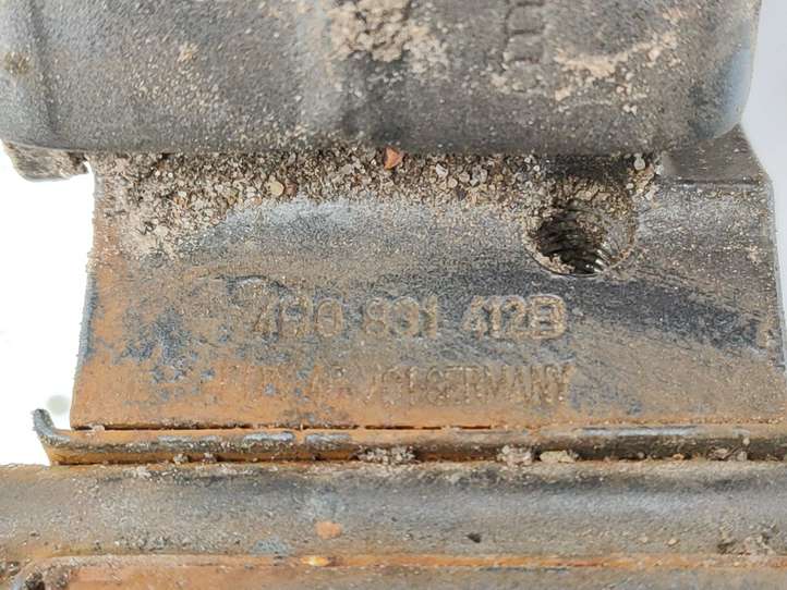 Audi A6 (2001 - 2004)  4B0831412B Комплект петель передней двери