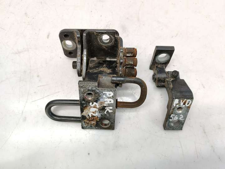 Audi A6 (2001 - 2004)  4B0831412B Комплект петель передней двери