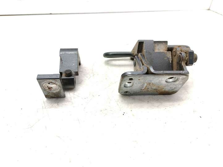 Audi A6 (2001 - 2004)  4B0833411E  Комплект петель задней двери