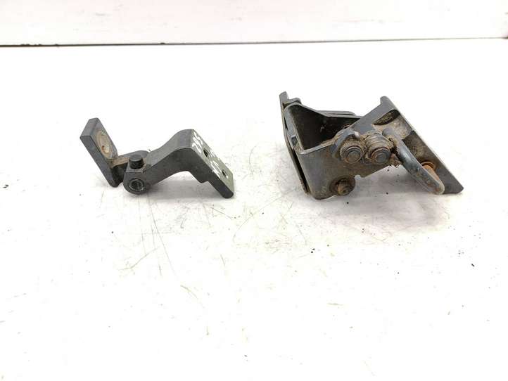 Audi A6 (2001 - 2004)  4B0833411E  Комплект петель задней двери