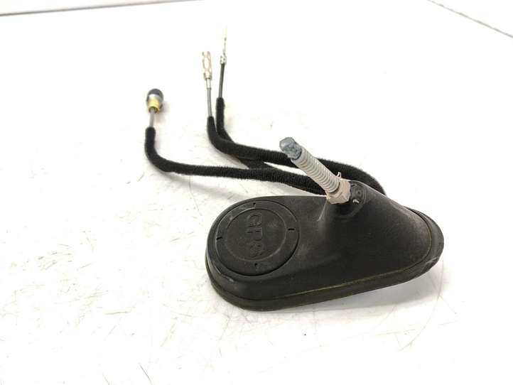 Audi A6 (2001 - 2004)  8L0035501E Антенна (антенна GPS)