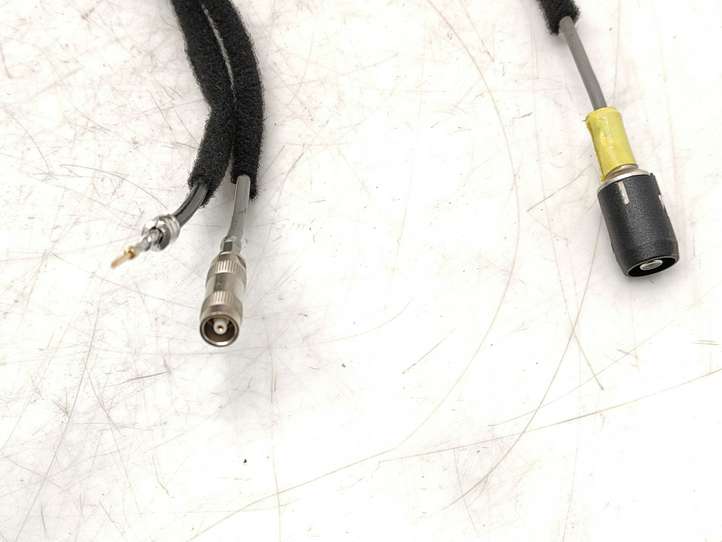 Audi A6 (2001 - 2004)  8L0035501E Антенна (антенна GPS)