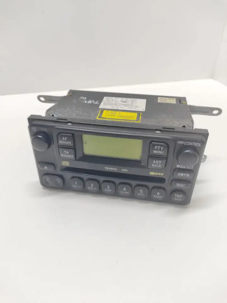 Toyota Avensis Verso (2001 - 2004) 8612044080 Магнитола / мультимедийная система — фото 1