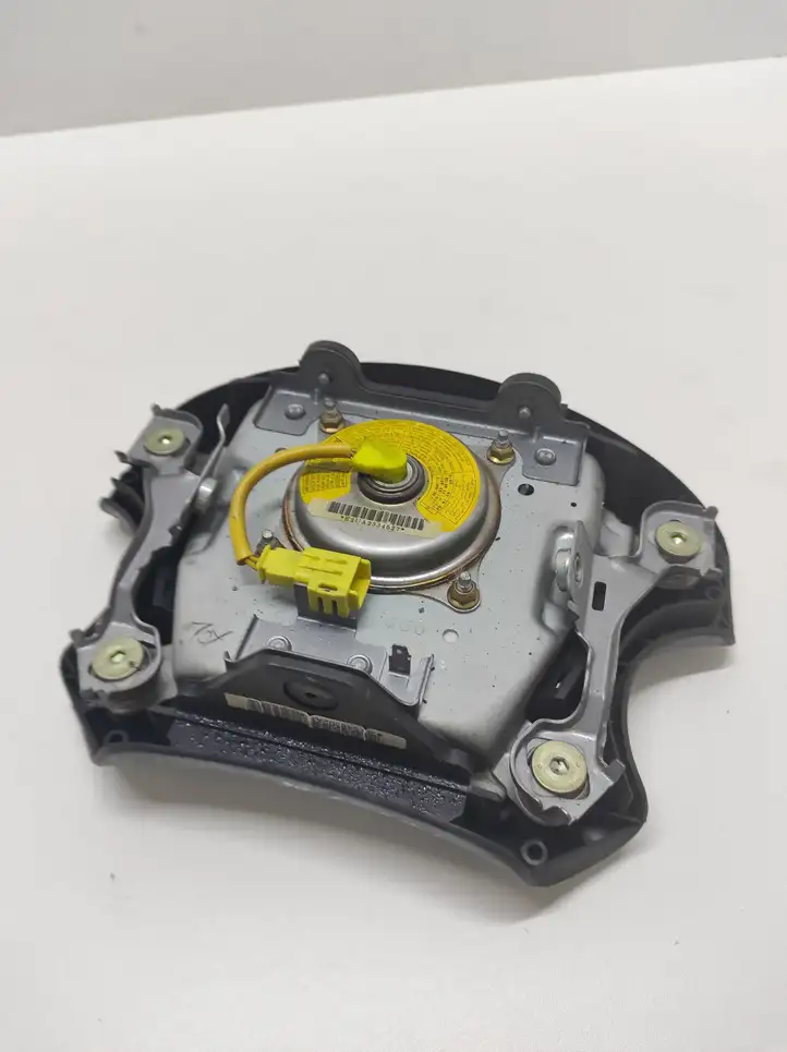 Toyota Avensis Verso (2001 - 2004) E2UA2334527 Подушка безопасности руля — фото 2