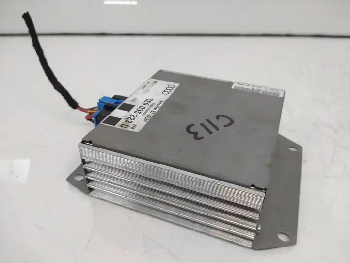 Audi A4 (2004 - 2009)  8E9035223d Звукоусилитель