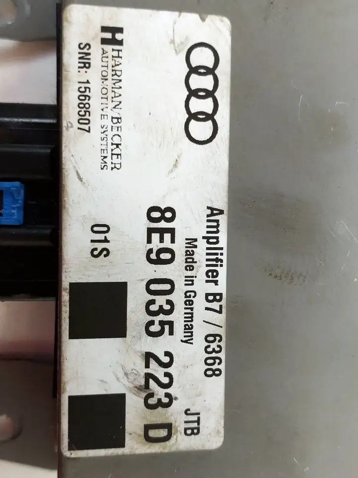 Audi A4 (2004 - 2009)  8E9035223d Звукоусилитель