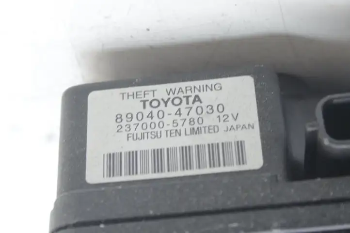 Toyota Prius+ (ZVW40) (2011 - 2018) 8904047030 Сирена сигнализации — фото 6