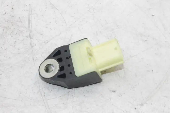 Toyota Prius+ (ZVW40) (2011 - 2018) 8983130020 Датчик удара SRS — фото 3