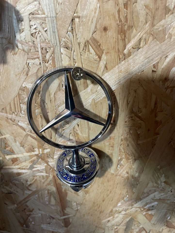 TAIKINYS Mercedes-Benz ML W164 Gamintojo ženkliukas