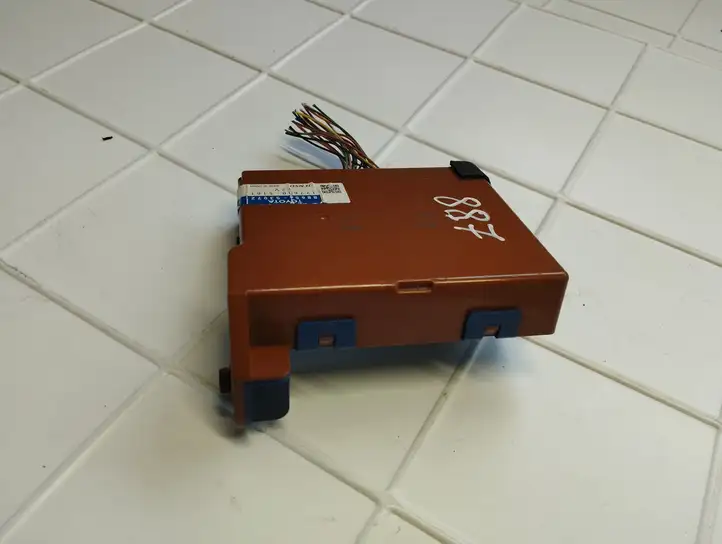 Lexus IS 220 (2005 - 2010)  8865053072 Модуль блока управления кондиционером