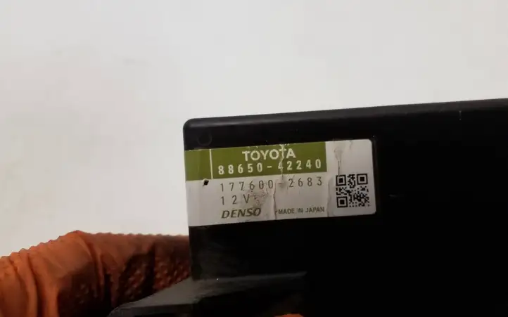 Toyota RAV 4 (XA30) (2006 - 2016) 8865042240 Модуль управления кондиционером — фото 5
