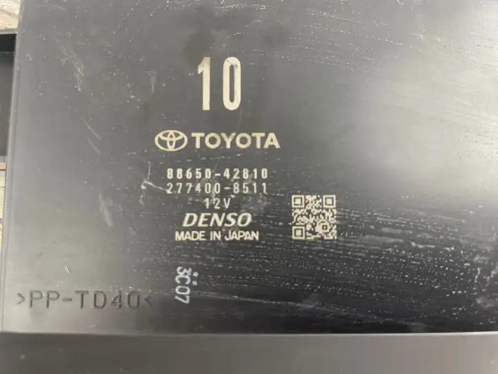 Toyota RAV 4 (XA50) (2018 - ) 8865042810 Модуль управления кондиционером — фото 3