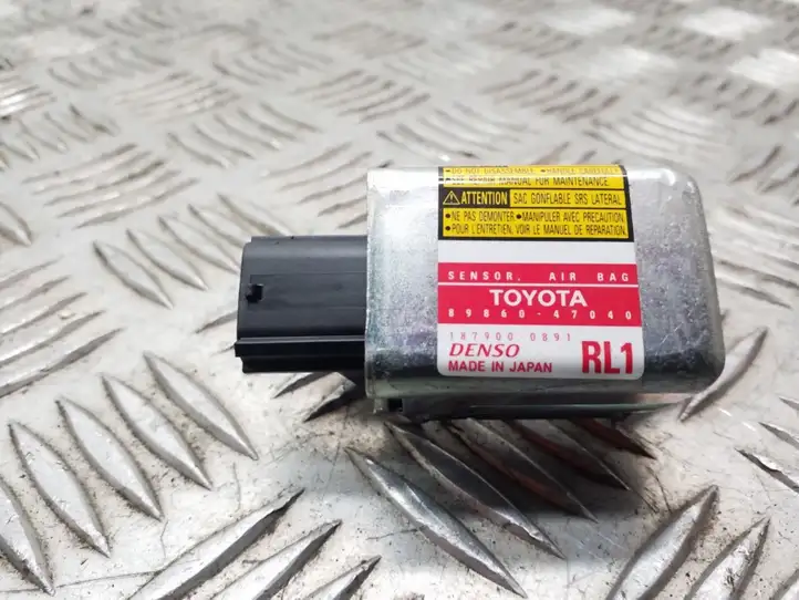 Toyota Prius (XW20) (2003 - 2009) 8986047040 Датчик удара SRS — фото 1