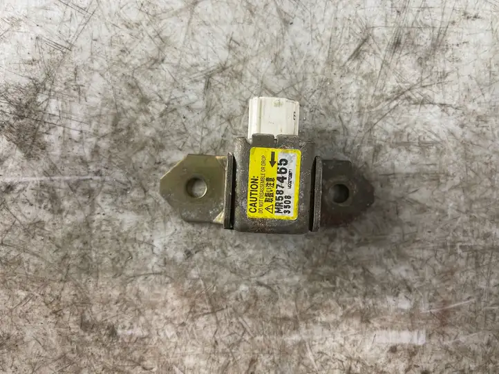 Mitsubishi Grandis (2003 - 2012) Mr587465 Датчик удара SRS — фото 3