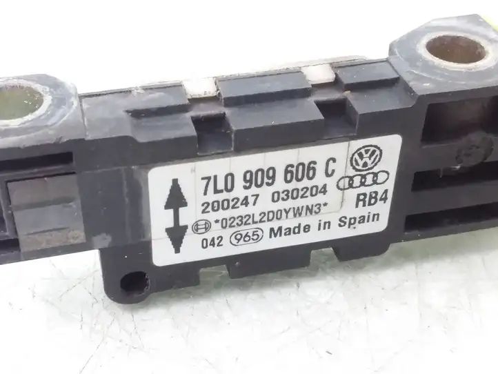 Volkswagen Touareg I (2002 - 2010) 7L0909606C Датчик удара SRS — фото 3