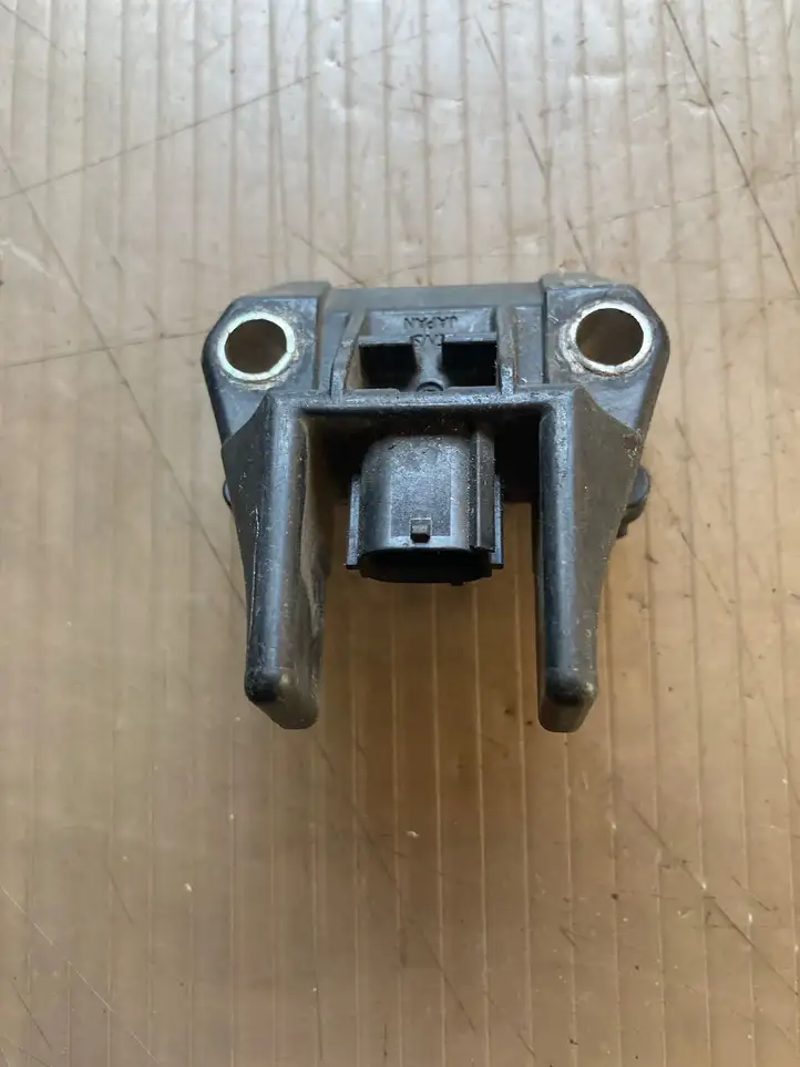Lexus RX 330 - 350 - 400H (2003 - 2006) 8917345050 Датчик удара SRS — фото 1