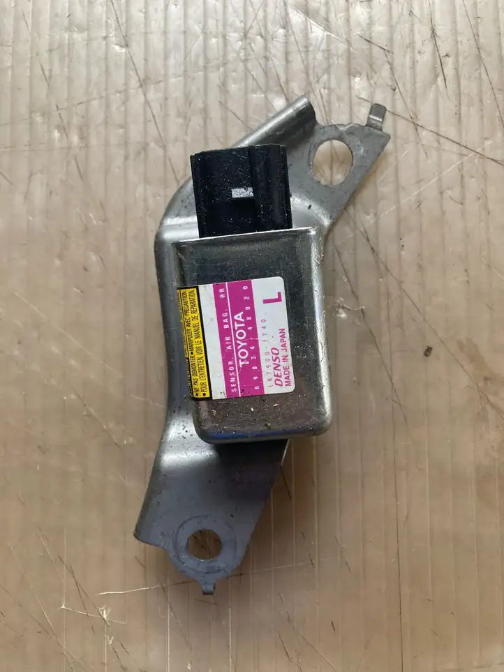 Lexus RX 330 (2003 - 2006)  8983448020 Датчик удара надувных подушек