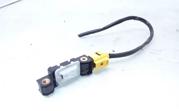 Audi A4 (2000 - 2006)  8E0959643D Датчик удара надувных подушек