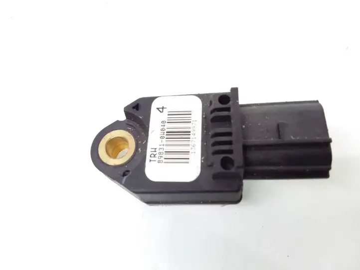Toyota Corolla Verso E121 (2004 - 2007) 898310W040 Датчик удара SRS — фото 1