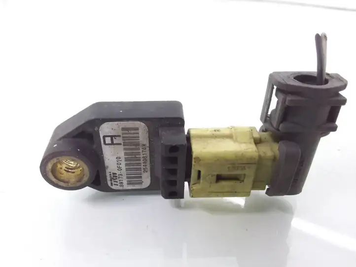 Toyota Corolla Verso E121 (2004 - 2007) 891730F010 Датчик удара SRS — фото 1