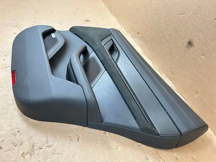 Porsche Taycan 9J1 (2019 - ) 9J1867212 Обшивка задней двери — фото 5
