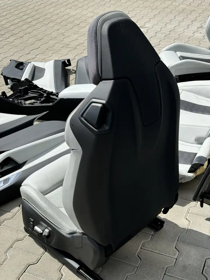 BMW M4 G82 G83 (2020 - ) Комплект салона — фото 9