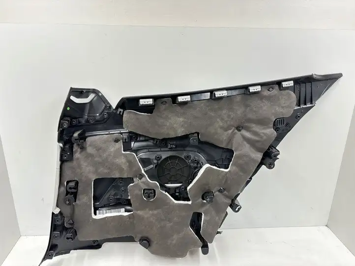 BMW M4 G82 G83 (2020 - ) 51427883511 Обшивка задней двери — фото 5