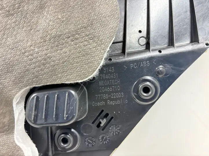 BMW M4 G82 G83 (2020 - ) 51427883511 Обшивка задней двери — фото 7
