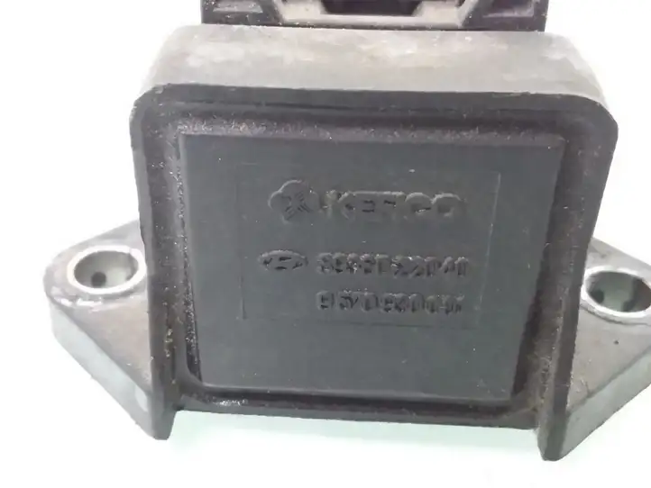 Hyundai Elantra (2000 - 2003)  3936022040 Датчик ESP (системы стабильности) (датчик курсовой устойчивости))