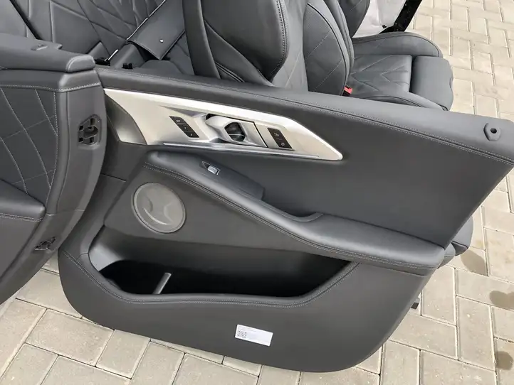 BMW XM (2022 - ) Комплект салона — фото 6