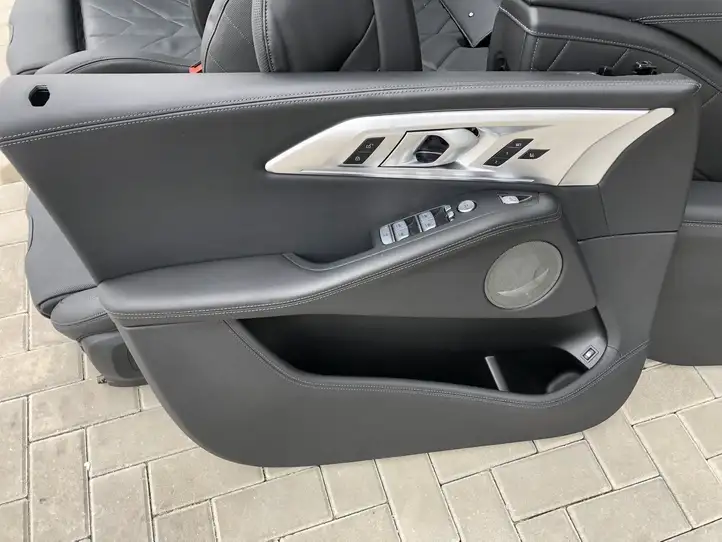 BMW XM (2022 - ) Комплект салона — фото 8