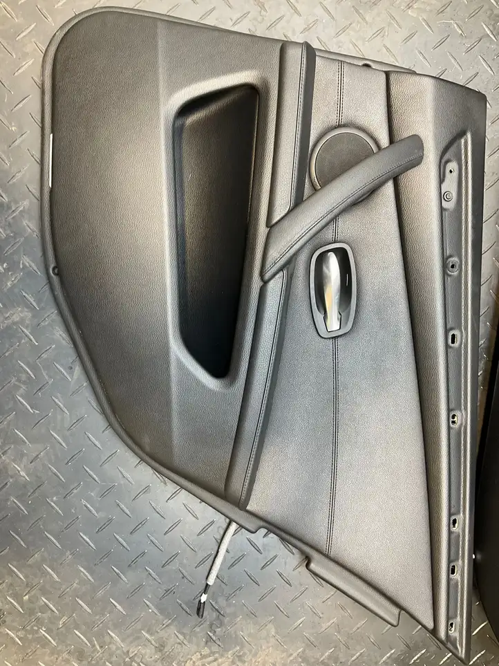 BMW 5 E60 E61 (2004 - 2010) Обшивка задней двери — фото 4