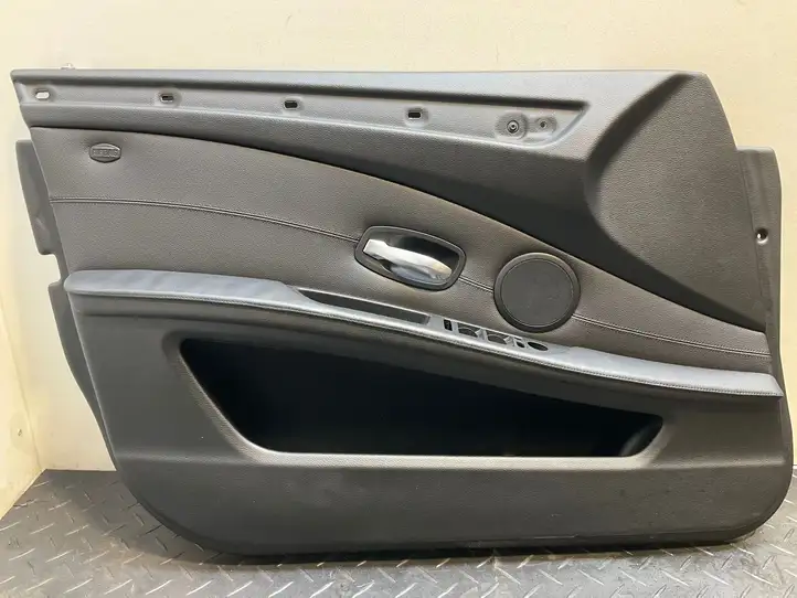 BMW 5 E60 E61 (2004 - 2010) Обшивка задней двери — фото 16