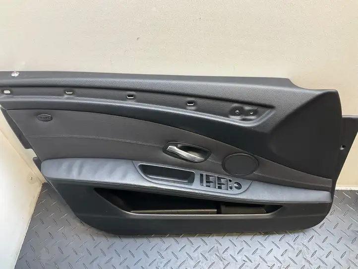BMW 5 E60 E61 (2004 - 2010) Обшивка задней двери — фото 17