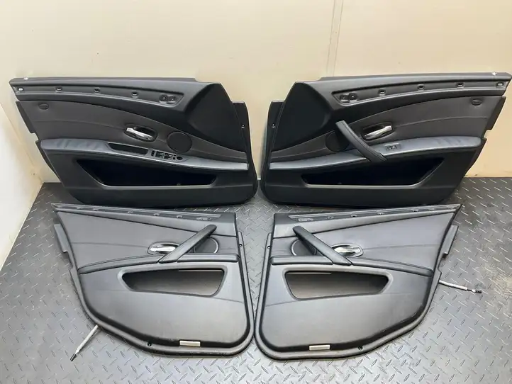 BMW 5 E60 E61 (2004 - 2010) Обшивка задней двери — фото 20