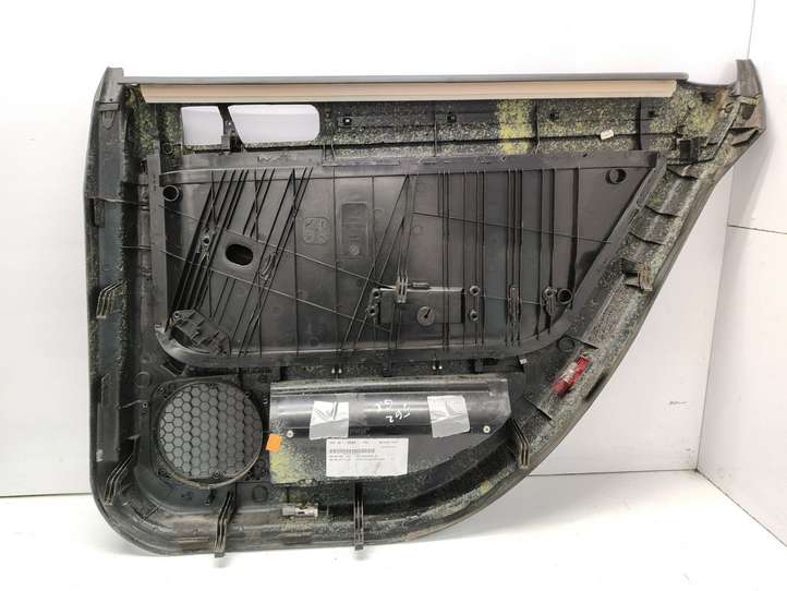 Audi A6 (2001 - 2004)  4B0867305 Обшивка задней двери