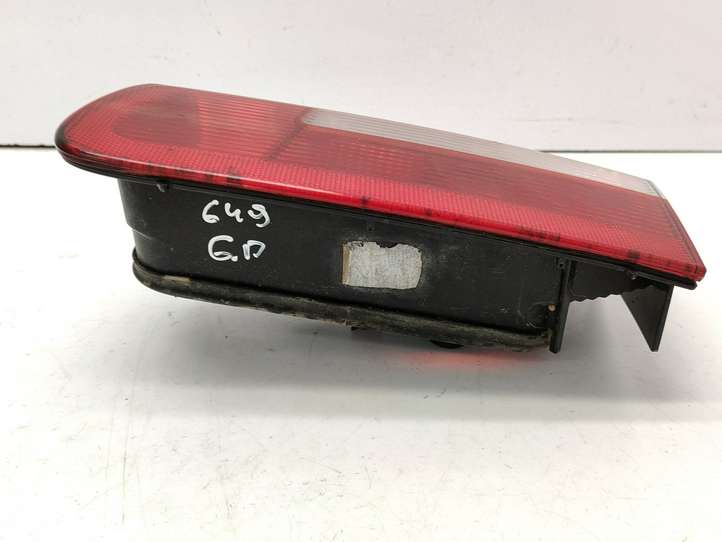 Renault Laguna (2001 - 2005)  8200002476 Задний фонарь в крышке багажника
